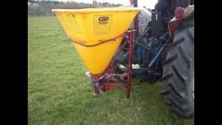 Teagle Fertiliser Spreader Seed Sower [upl. by Imehon]