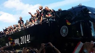 Deutsche Nationalmannschaft  Ankunft in Berlin  Weltmeister 2014 [upl. by Ahsemal516]