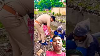 Policewala Ne Garib aadami ko help Kiya [upl. by Ban]