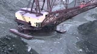 The Largest Walking Dragline Excavator in The World [upl. by Zirkle]