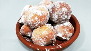 Gogosi cu lingura in 10 minute  Bollos en 10 minutos  10 minutos donuts recipe [upl. by Lucinda]