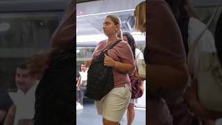 🚨 How to Spot Pickpockets Essential Tips for Italy and Europe Travelers Viral Pickpocket HowTo [upl. by Rinaldo969]