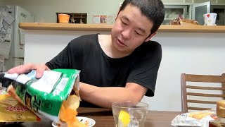 【ポテトチップスが止まらない】夕飯後のお菓子ってなぜあんなに美味いのか？ [upl. by Yanrahs]