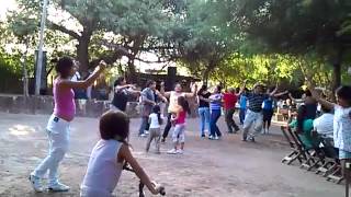 Bailando en el Patio del Indio Froilan [upl. by Weathers655]