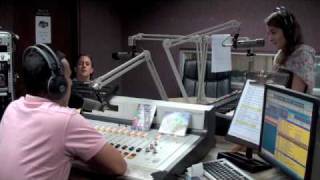 Yadira De Jesus  en Radio Redentor 1041 FM en VIVO [upl. by Marou]