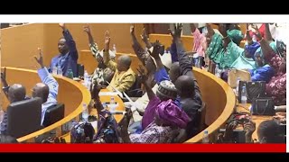 ASSEMBLÉE NATIONALE  LE MOMENT DU VOTE DE LA LOI QUI DÉCALE LA PRÉSIDENTIELLE AU 15 DÉCEMBRE [upl. by Dirtsa]