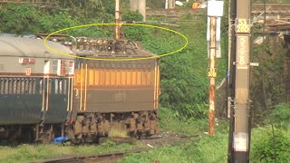 ABSOLUTELY RARE  Mumbai Pune SF Deccan Queen DCAC Pantograph Lowering amp Going Up At Kalyan [upl. by Kenlay]