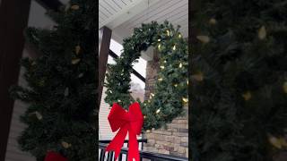 DIY GIANT WREATH 🌲🎅🏼 holidaydiy christmasdiy christmasdecor [upl. by Sherris555]