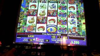 Stinkin Rich Bonus Slot Win with Retrigger at Borgata [upl. by Nawor514]