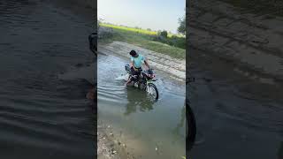 Jidiyo m bike ko ka tochan kiya 😛 hf deluxe n 2 bike ko ki banai rail ❤️‍🔥❤️‍🔥 shortsvideo [upl. by Korella]