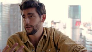 Alvaro Soler  quotLocaquot  Behind the Scenes mit Babbel [upl. by Eidderf]