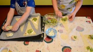 Cornetti di pasta sfoglia con robiola zucchine e pancetta [upl. by Lewert936]