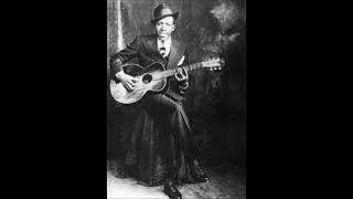 Robert Johnson  Kindhearted Woman Blues alternate take 23111936 [upl. by Nwahsad]