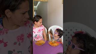 Enchi a sopa da mamãe de água familia maeefilha sopa humor humorizando viralshort [upl. by Nosmas]