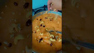 Ravva kesari easy way food foodshorts ytshorts viralvideo minivlog recipe healthyfood trend [upl. by Houser669]