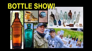 ANTIQUE BOTTLE SWAP MEET SEEKONK MASS MAY 2024 BROWSE THE SHOW with MASS RIVER PICKERS BOTTLES [upl. by Rebane]