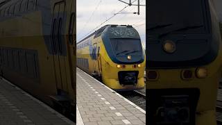 treinleven Virm GROEN 9556 vertrekt op 1521 van Vlissingen ri Amsterdam cs drumandbass [upl. by Delsman]