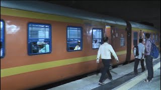 Capturing trains at Delhi Sarai Rohilla  Swarna Jayanti Rajdhani DEMU Mandore Exp Oct 6 2022 [upl. by Bander]