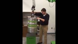 INDEVA® Liftronic® EASY with simple hook for lifting kegs [upl. by Laikeze]