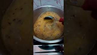 Daal ko garm kaise karte hai cooking cookingchannel cookingvideo [upl. by Grange8]