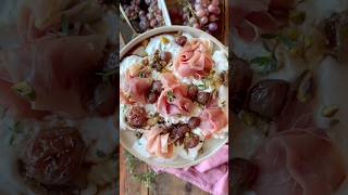 Antipasto delizioso con burrata e uva [upl. by Charyl203]