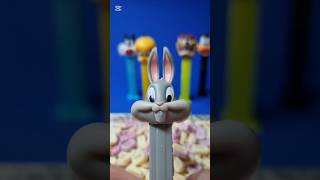 ASMR Dispenser Pez 🍬 Looney Tunes Bugs Bunny 🐰 asmr pez looneytunes [upl. by Mera]