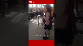 Momen haru seorang ibu datangi sekolah untuk temui anaknya yang sudah lama berpisah [upl. by Ahders299]