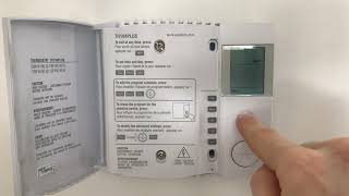 Comment effacer le programme de la période sélectionnée sur thermostat Aube TH104PLUS [upl. by Kyd]