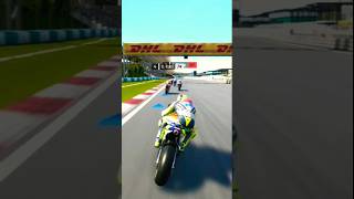 Valentino Rossi Take Action in This Race He Defend World Motogp Title by Overtake All Opponent [upl. by Htennaj]