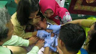 ANAK NANGIS KETAKUTAN PADA KEGIATAN MR MEASLES RUBELLA 2017 di SDS Muhammadiyah 2 Jakarta [upl. by Ytirahc]