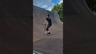 Halfpipe mit dem Stuntscooter [upl. by Theo]