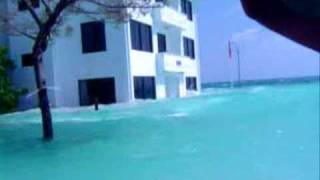 Tsunami Hitting Kandholhudhoo Maldives 2004 [upl. by Ivy]