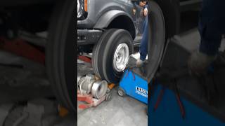 Jambo Tires of Bronco Wheel Balance  shortvideo automobile automotive car mechanic fordbronco [upl. by Pavior]