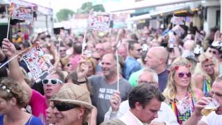 De Sjonnies en Bennie Solo Live op de Kermis in Volendam [upl. by Sumer]