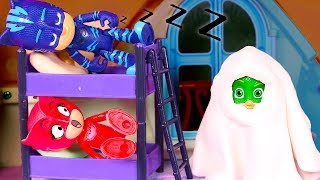 PJ MASKS 👻 Buhita Gatuno y Gekko ven una película de Halloween [upl. by Korns407]