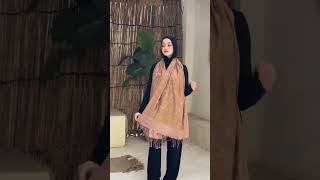 الشال الـ Pashmina لازم يكون في دولابك الشتا دهلانه تريندي وكمان بيدفي جدًا، هيكمل أي أوتفيت✨❤ [upl. by Lammond740]