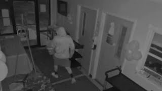 Kissimmee Salvation Army burglarized on Christmas Eve police search for 2 thieves [upl. by Leoy988]