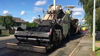 One trucks whole load asphalt ABS11 into Roadtech shuttle buggy feeder Worksite Rinkaby [upl. by Saltzman690]