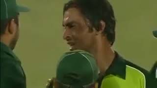 Sachin Tendulkar and Virender Sehwag smashing Shoaib akhtar [upl. by Spancake]