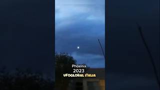 UFO 5 del mattino un uomo avvista un oggetto non identificato nel cielo 2024 [upl. by Enitnatsnoc]