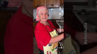 Biancomangiare la ricetta originale siciliana con nonna Rosina A fine video canzone e emozioni [upl. by Orfield]