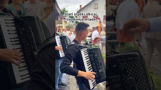 Stari srpski obicaj izvodjenje mlade  ORKESTAR NEMANJE NINKOVICA orkestar live svadbakolo [upl. by Blackington739]