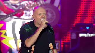 Max Pezzali  Hanno ucciso luomo Ragno Live Circo MAX [upl. by Dorren]