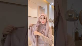 Tutorial pashmina simple tutorialhijab hijabstyle shortvideo like subscribe [upl. by Nylodam]