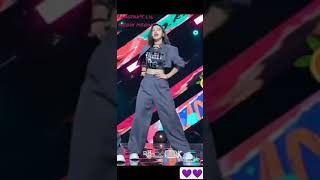 OMG this shoulder dance of Ryujin hits different 💜💜 itzy ryujin wannabe [upl. by Fiora717]