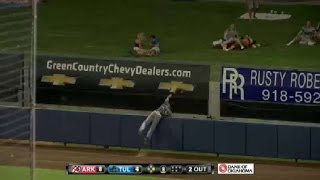 Arkansas Welz makes magnificent grab [upl. by Novi70]