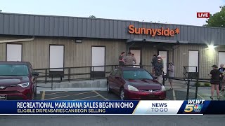 Customers line up for first recreational marijuana sales in Ohio [upl. by Lobiv]