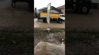 The moment water car driver watering the road while it raining 🌧 Ghana why [upl. by Andrel]