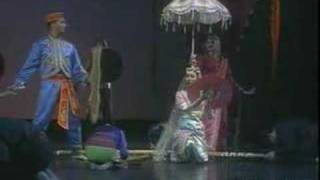 Bayanihan Philippine Dance Company  Singkil [upl. by Inod]