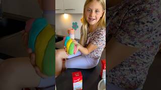 Lia macht Knete selber basteln knete lernen kinder kindervideo gesund selbstgemacht diy [upl. by Notgnirra]